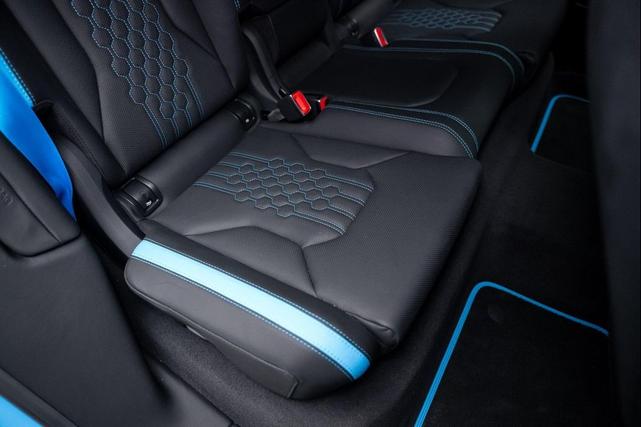 Photo of 2023 Blu Cepheus Metallic Lamborghini Urus