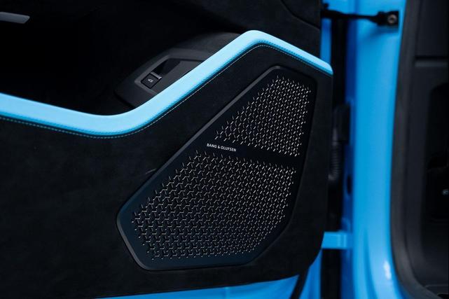 Photo of 2023 Blu Cepheus Metallic Lamborghini Urus