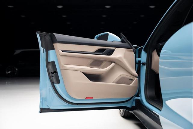 Photo of 2024 Blue Porsche Taycan