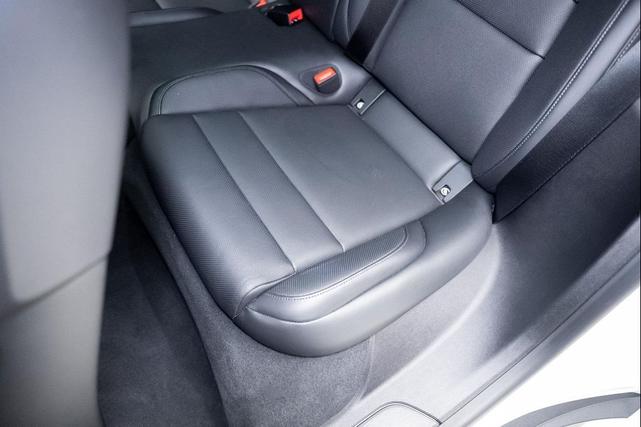 Photo of 2024 Carrara White Metallic Porsche Taycan