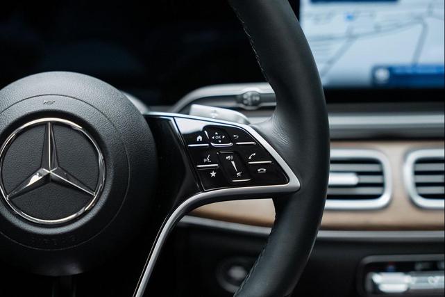 Photo of 2024 Black Mercedes-Benz GLE 350