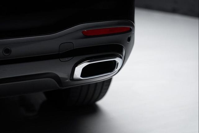 Photo of 2024 Black Mercedes-Benz GLE 350
