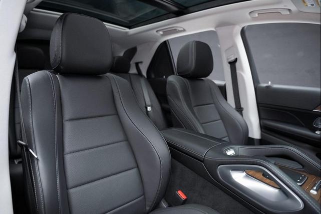 Photo of 2024 Black Mercedes-Benz GLE 350