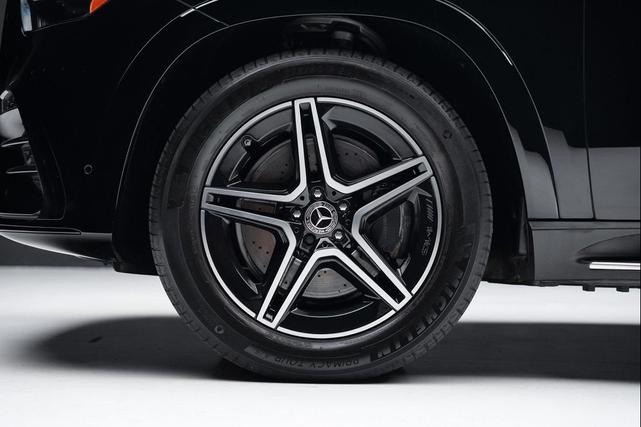 Photo of 2024 Black Mercedes-Benz GLE 350