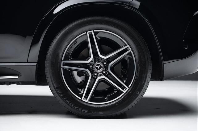 Photo of 2024 Black Mercedes-Benz GLE 350