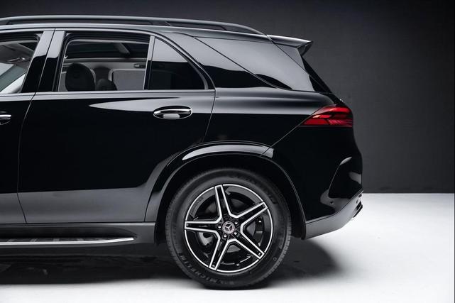 Photo of 2024 Black Mercedes-Benz GLE 350