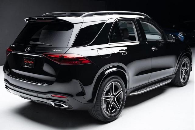 Photo of 2024 Black Mercedes-Benz GLE 350