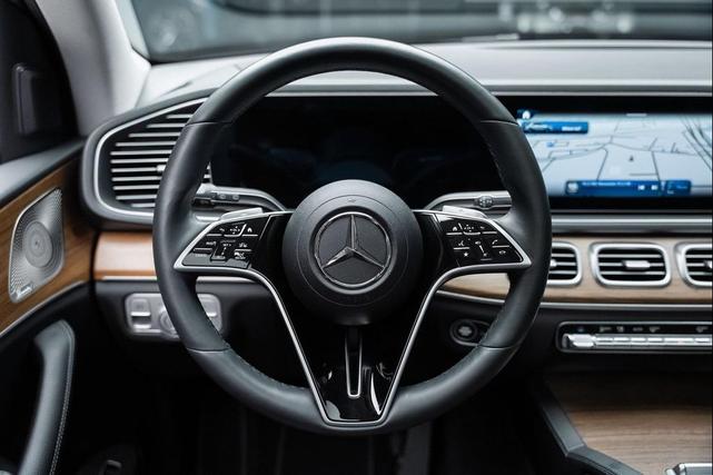 Photo of 2024 Black Mercedes-Benz GLE 350
