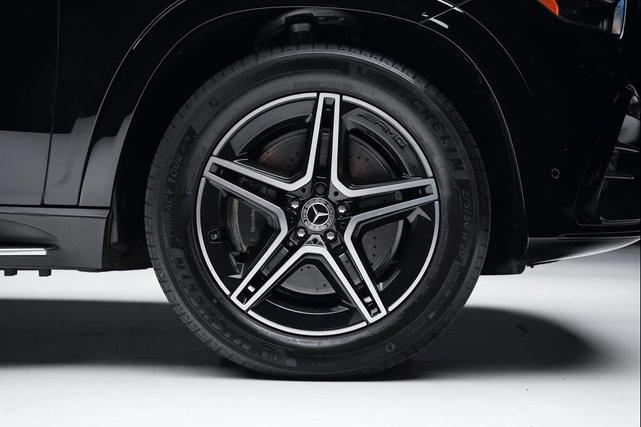 Photo of 2024 Black Mercedes-Benz GLE 350