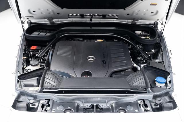 Photo of 2025 MANUFAKTUR Moonlight White Metallic Mercedes-Benz G-Class