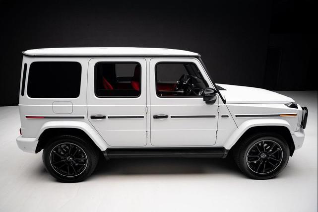 Photo of 2025 MANUFAKTUR Moonlight White Metallic Mercedes-Benz G-Class