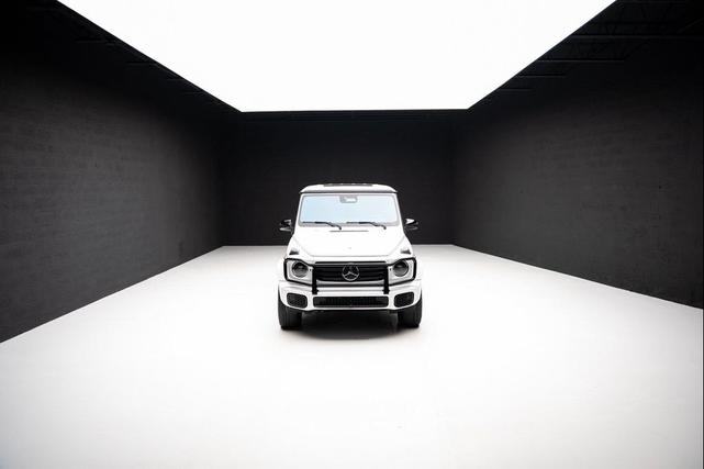 Photo of 2025 MANUFAKTUR Moonlight White Metallic Mercedes-Benz G-Class