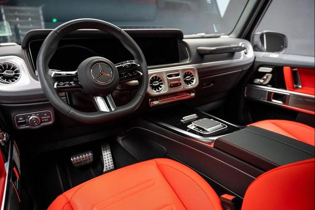 Photo of 2025 MANUFAKTUR Moonlight White Metallic Mercedes-Benz G-Class