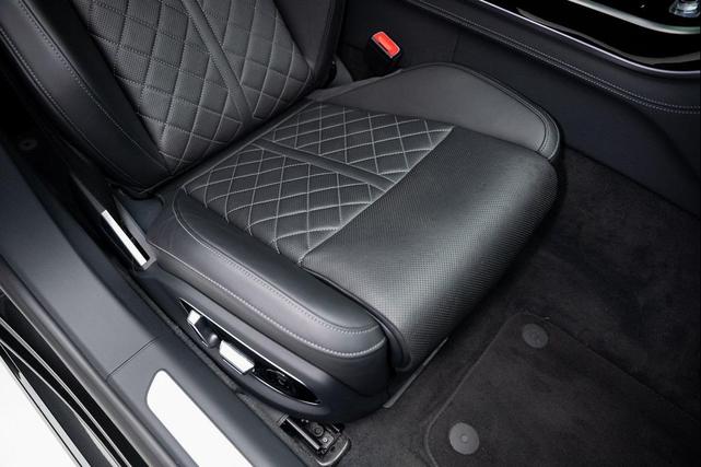 Photo of 2022 Vesuvius Gray Metallic Audi S8