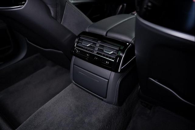 Photo of 2022 Vesuvius Gray Metallic Audi S8