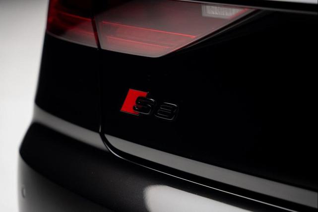 Photo of 2022 Vesuvius Gray Metallic Audi S8