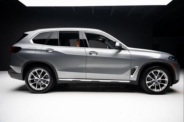 Photo of 2024 Skyscraper Grey Metallic BMW X5