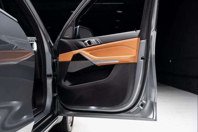 Photo of 2024 Skyscraper Grey Metallic BMW X5