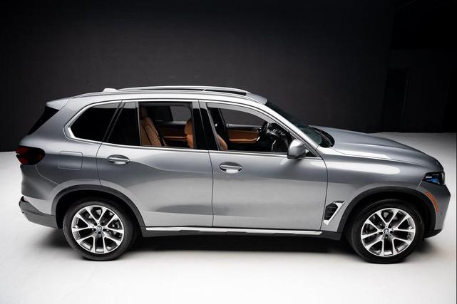 Photo of 2024 Skyscraper Grey Metallic BMW X5