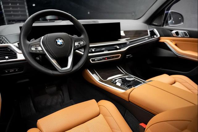 Photo of 2024 Skyscraper Grey Metallic BMW X5
