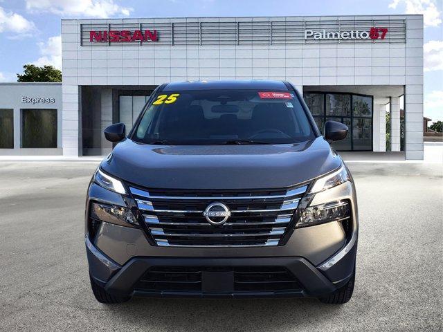 Photo of 2025 Gun Metallic Nissan Rogue