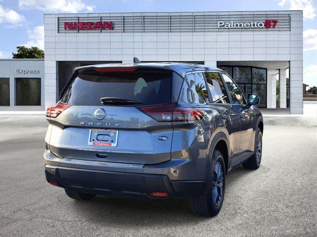 Photo of 2025 Gun Metallic Nissan Rogue