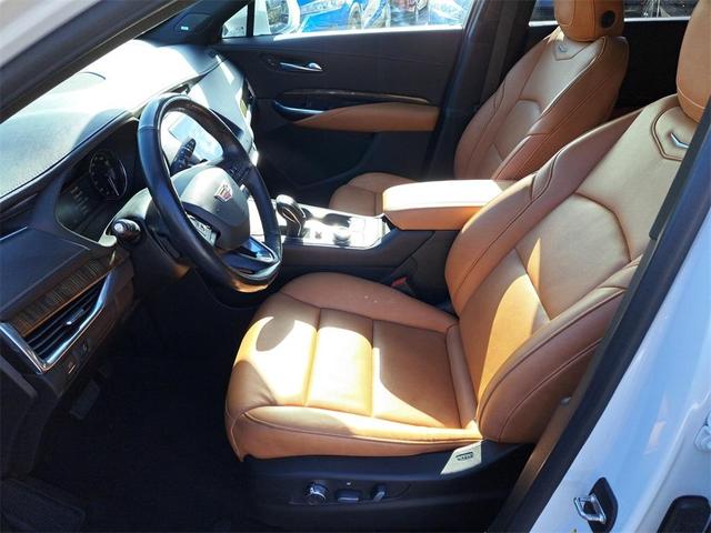 Photo of 2019 Crystal White Tri-Coat Cadillac XT4