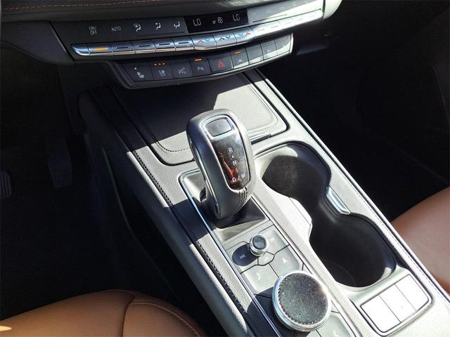 Photo of 2019 Crystal White Tri-Coat Cadillac XT4