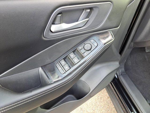 Photo of 2024 Black Nissan Rogue