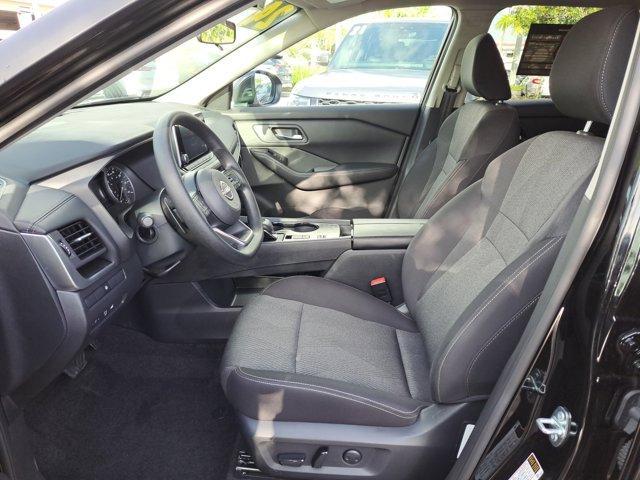 Photo of 2024 Black Nissan Rogue