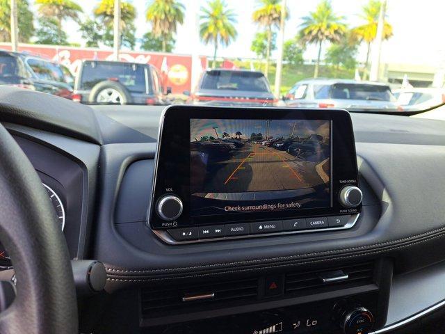 Photo of 2024 Black Nissan Rogue