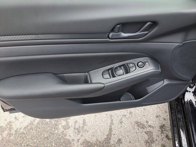 Photo of 2025 Black Nissan Altima
