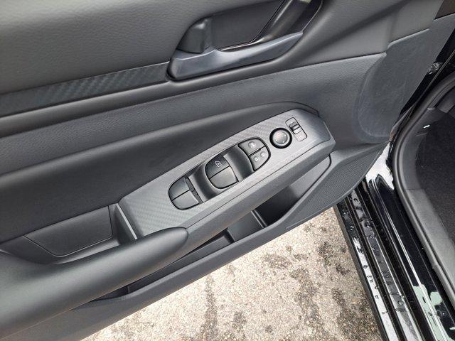Photo of 2025 Black Nissan Altima