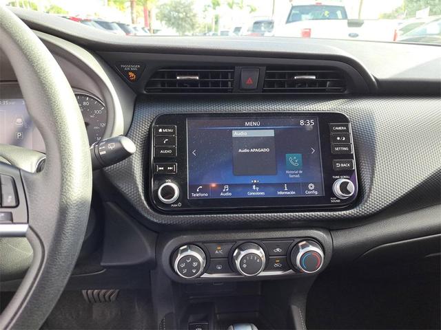 Photo of 2023 Gun Metallic Nissan Kicks