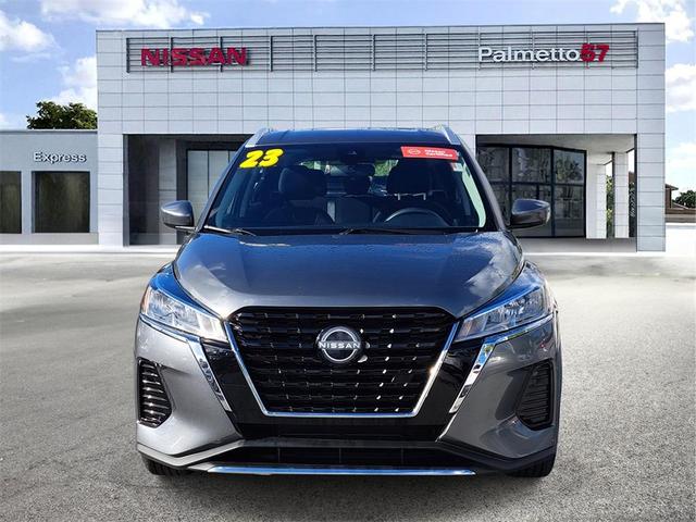 Photo of 2023 Gun Metallic Nissan Kicks
