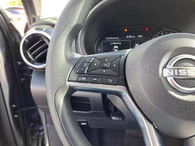 Photo of 2023 Gun Metallic Nissan Kicks