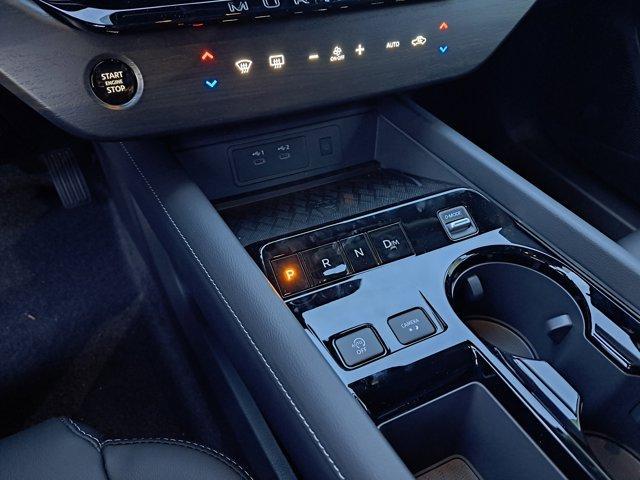 Photo of 2025 Everest White P Nissan Murano