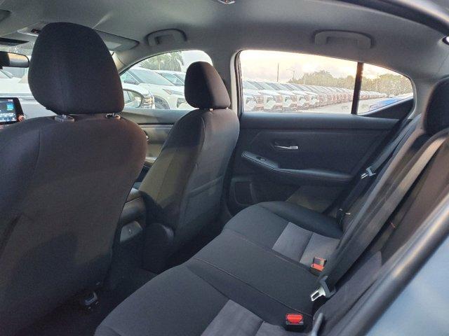 Photo of 2025 2t Gry Blk Roof Nissan Sentra