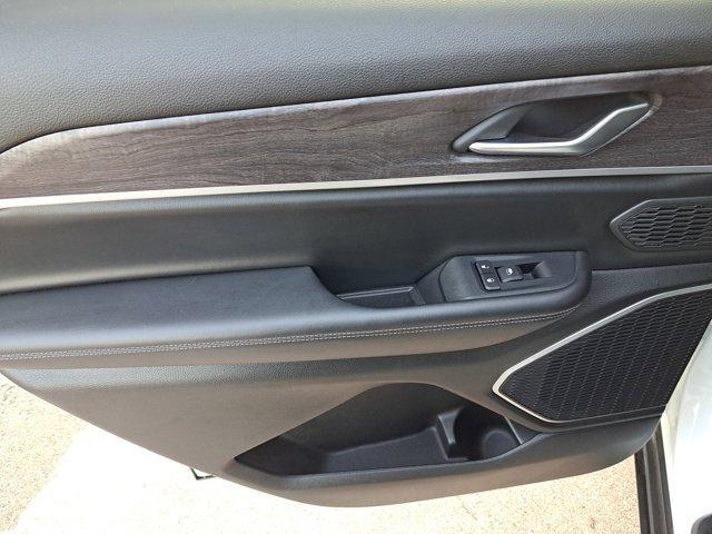 Photo of 2021 Bright White Clearcoat Jeep Grand Cherokee L