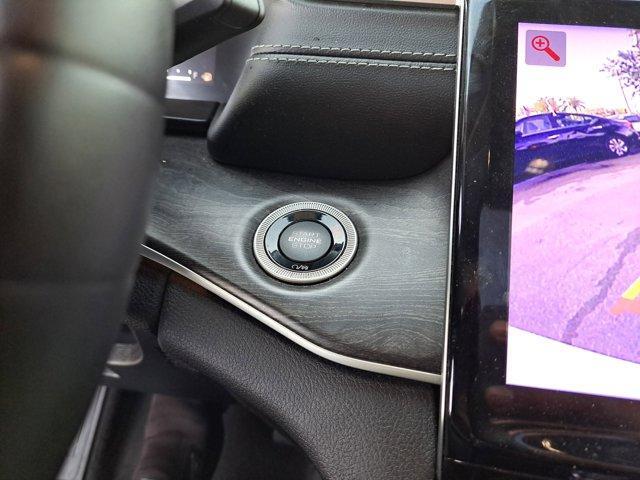 Photo of 2021 Bright White Clearcoat Jeep Grand Cherokee L