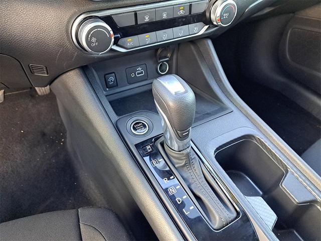 Photo of 2024 Cloud White Nissan Sentra