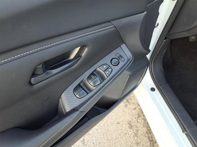 Photo of 2024 Cloud White Nissan Sentra