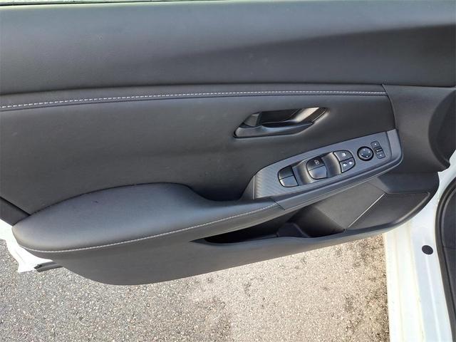 Photo of 2024 Cloud White Nissan Sentra