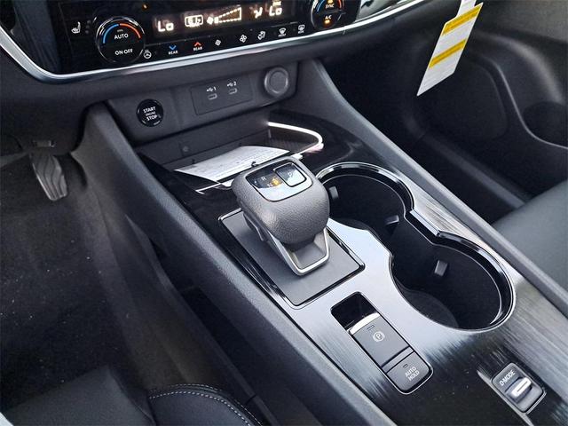 Photo of 2025 Everest White P Nissan Rogue