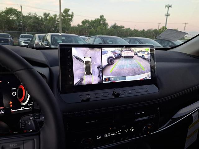 Photo of 2025 Everest White P Nissan Rogue