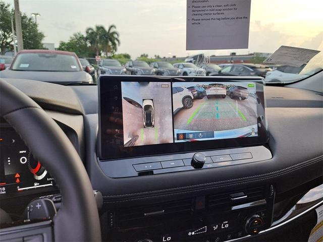 Photo of 2025 2t Dk Beige Blk Nissan Rogue
