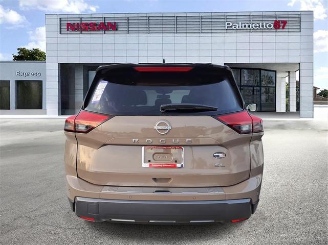 Photo of 2025 2t Dk Beige Blk Nissan Rogue