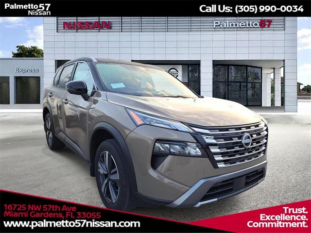 Photo of 2025 2t Dk Beige Blk Nissan Rogue