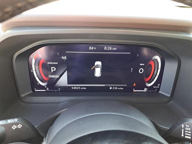 Photo of 2022 Champagne Silver Nissan Rogue
