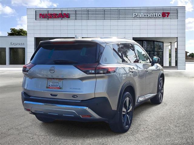 Photo of 2022 Champagne Silver Nissan Rogue